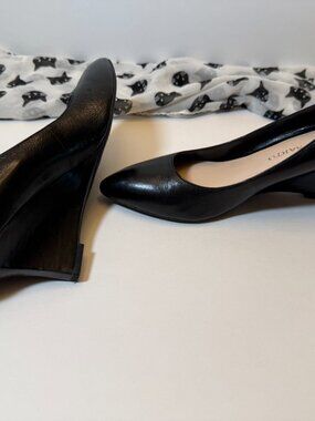 Leather Wedge Heel Size 7.5 Black Franco Sarto “Patience”